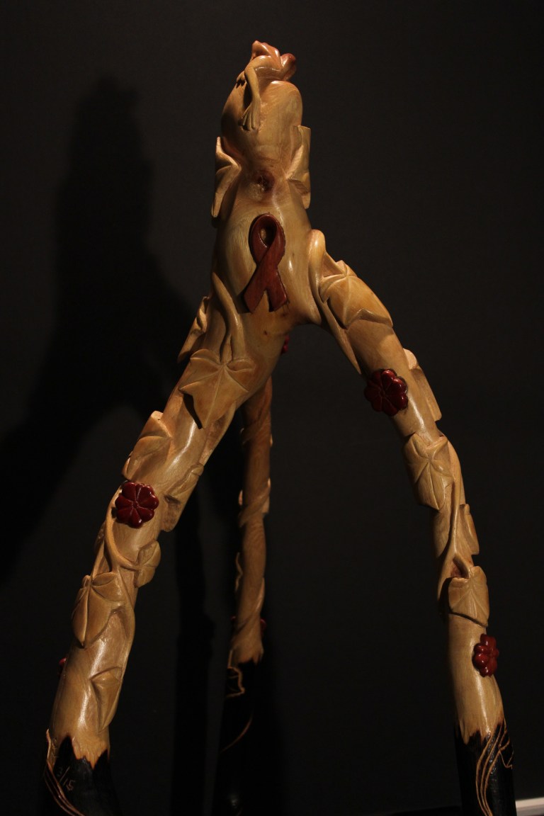 Folk Art Plant Stand (Frog, Ivy, Pink Flowers and Ribbon)