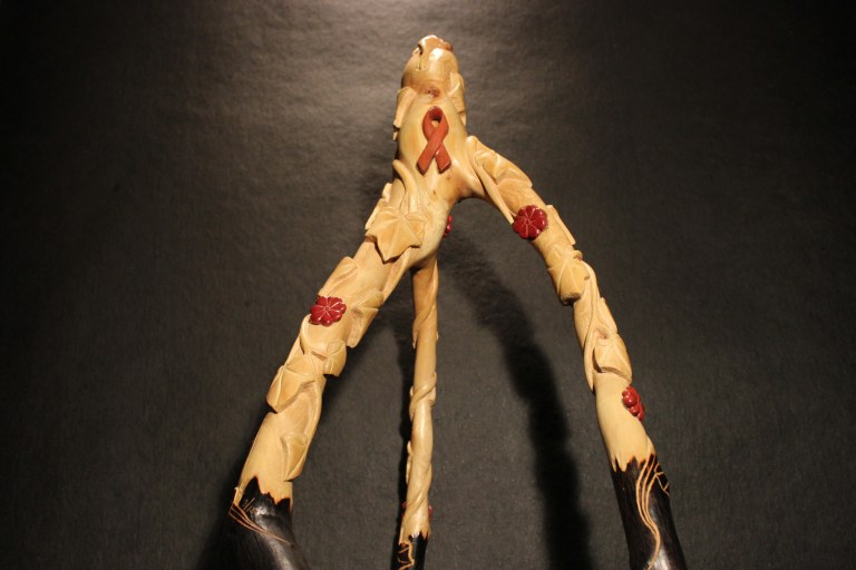 Folk Art Plant Stand (Frog, Ivy, Pink Flowers and Ribbon)